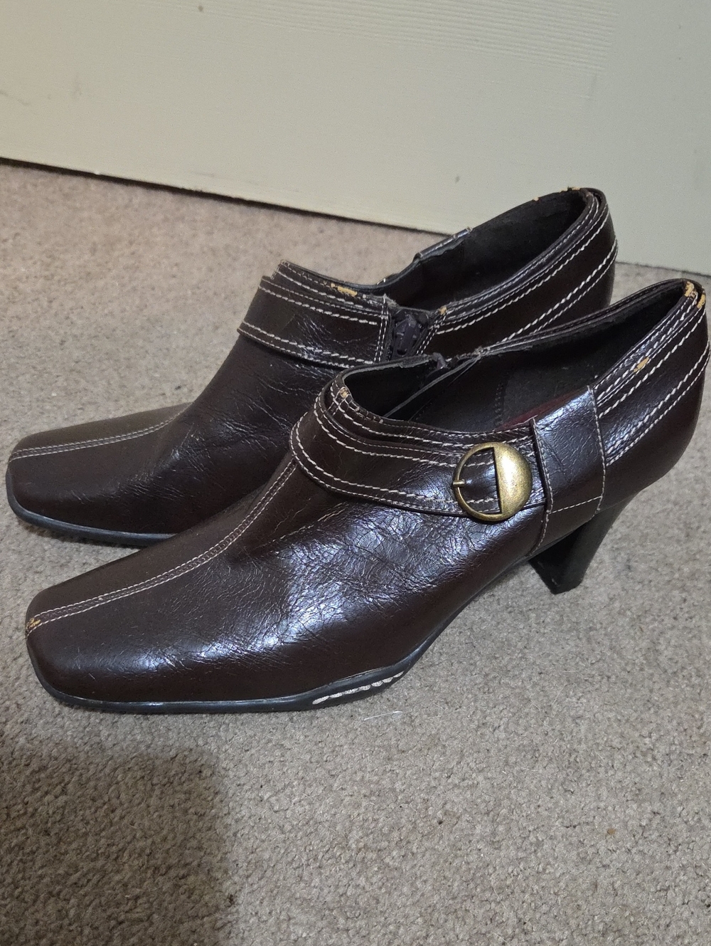 Women's Dark Brown Leather Heel Shoes with Decorative Buckle